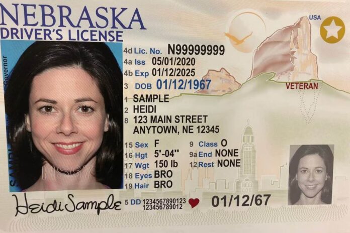 Cómo tramitar la REAL ID en Nebraska (+Requisitos)