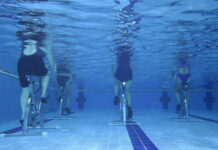 Beneficios del aquagym para personas mayores: mejora la salud, fortalece y reduce el riesgo de lesiones